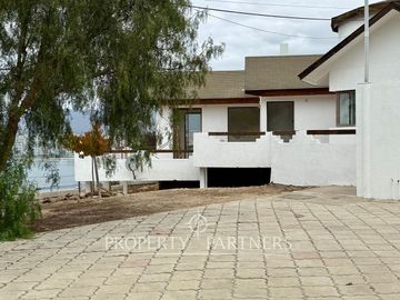 Espaciosa y linda Casa con Gran Vista a la Bahía de La Herradura
