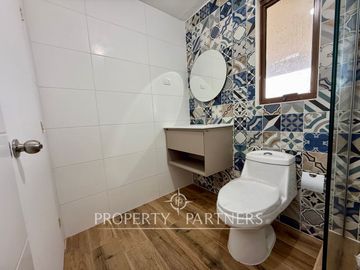 Espaciosa y linda Casa con Gran Vista a la Bahía de La Herradura