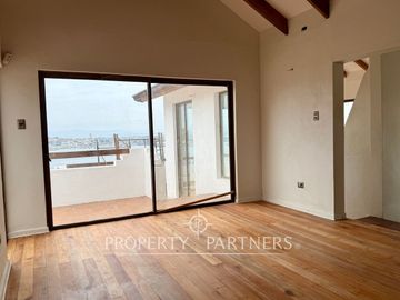 Espaciosa y linda Casa con Gran Vista a la Bahía de La Herradura
