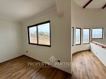 Espaciosa y linda Casa con Gran Vista a la Bahía de La Herradura
