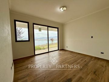 Espaciosa y linda Casa con Gran Vista a la Bahía de La Herradura