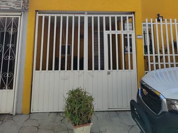 CASA EN VENTA EL ROBLE I ZONA GUADALUPE CALERAS