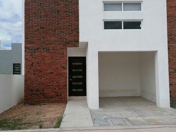 Casa en venta en Ribera del Río, San Juan del Río, Querétaro.