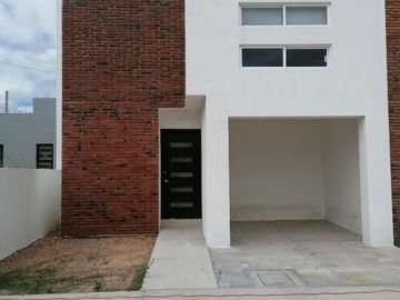 Casa en venta en Ribera del Río, San Juan del Río, Querétaro.