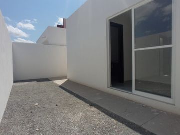 Casa en Venta en Fraccionamiento Chabacanos, San Juan del Río, Querétaro.