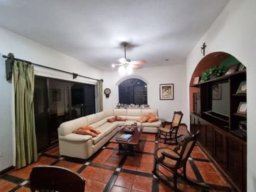 Casa en venta al norte de Mérida dentro de privada en San Ramon nrt
