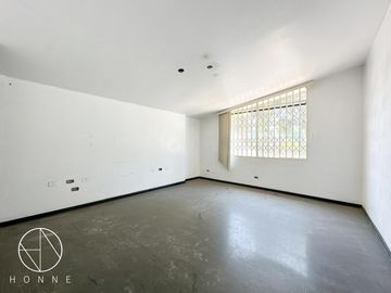CASA EN LA MOLINA PARA REMODELAR