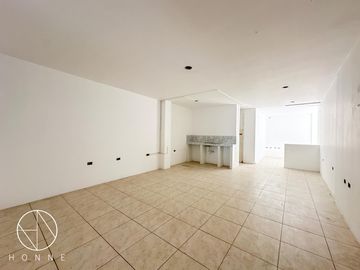 CASA EN LA MOLINA PARA REMODELAR