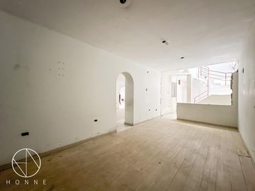 CASA EN LA MOLINA PARA REMODELAR