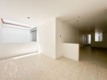 CASA EN LA MOLINA PARA REMODELAR