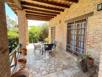Casa en Venta de 4 Dormitorios con Pileta - Talar de Mendiolaza
