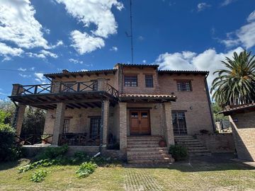 Casa en Venta de 4 Dormitorios con Pileta - Talar de Mendiolaza