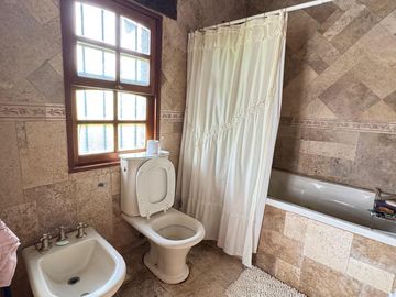 Casa en Venta de 4 Dormitorios con Pileta - Talar de Mendiolaza