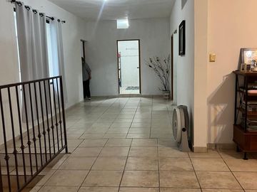 Casa con gran terreno en Venta, Col. Coahuila Juarez NL