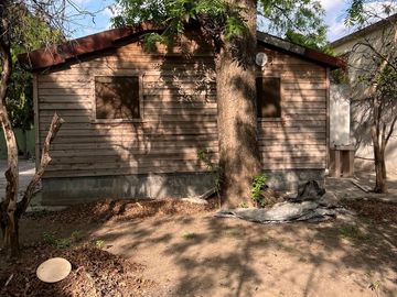 Casa con gran terreno en Venta, Col. Coahuila Juarez NL