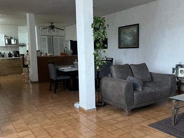 Casa con gran terreno en Venta, Col. Coahuila Juarez NL