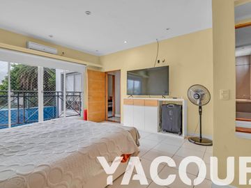 Casa en PH - 6 Dormitorios 5 Baños - 403,62Mts2 - Boedo
