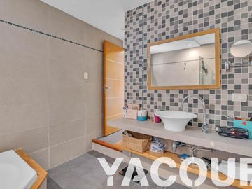 Casa en PH - 6 Dormitorios 5 Baños - 403,62Mts2 - Boedo