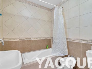 Casa en PH - 6 Dormitorios 5 Baños - 403,62Mts2 - Boedo