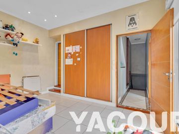 Casa en PH - 6 Dormitorios 5 Baños - 403,62Mts2 - Boedo
