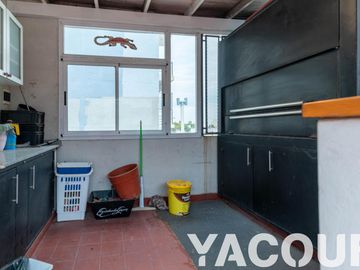Casa en PH - 6 Dormitorios 5 Baños - 403,62Mts2 - Boedo