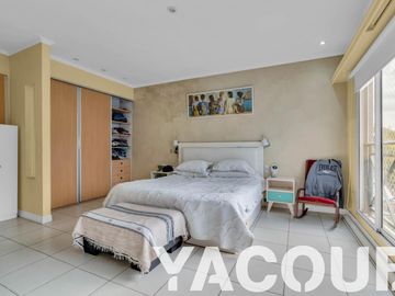 Casa en PH - 6 Dormitorios 5 Baños - 403,62Mts2 - Boedo