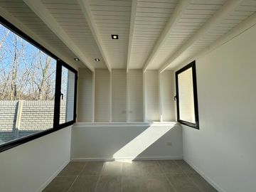 Casa en  Venta en City Bell a Estrenar de Dos dormitorios con Parque