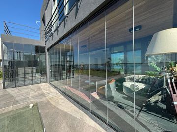 Casa 6 Amb a Estrenar en Venta, Lote Al Lago en Barrio Marinas. Puertos del Lago