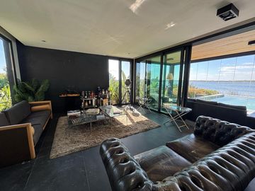Casa 6 Amb a Estrenar en Venta, Lote Al Lago en Barrio Marinas. Puertos del Lago