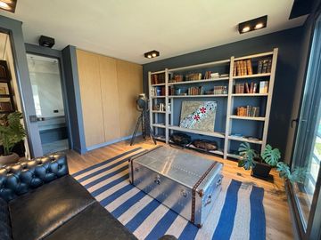 Casa 6 Amb a Estrenar en Venta, Lote Al Lago en Barrio Marinas. Puertos del Lago