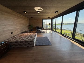 Casa 6 Amb a Estrenar en Venta, Lote Al Lago en Barrio Marinas. Puertos del Lago