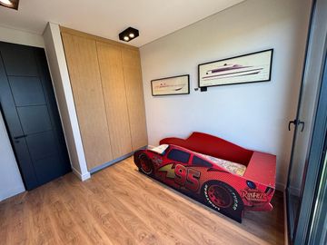 Casa 6 Amb a Estrenar en Venta, Lote Al Lago en Barrio Marinas. Puertos del Lago