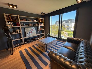 Casa 6 Amb a Estrenar en Venta, Lote Al Lago en Barrio Marinas. Puertos del Lago
