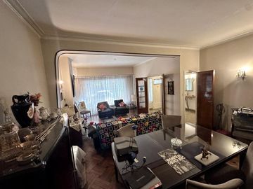 ¡OPORTUNIDAD DE CHALET DE EPOCA!