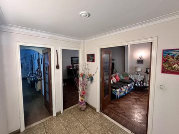 ¡OPORTUNIDAD DE CHALET DE EPOCA!