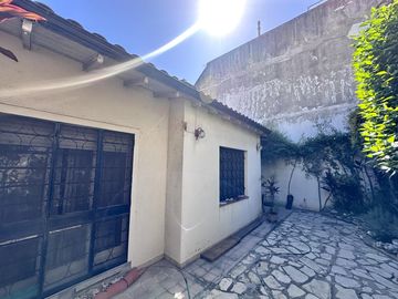 ¡OPORTUNIDAD DE CHALET DE EPOCA!