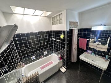¡OPORTUNIDAD DE CHALET DE EPOCA!