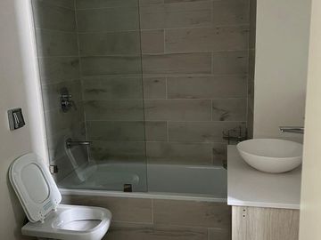 3 ambientes con dependencia y cochera en Belgrano. EN VENTA!
