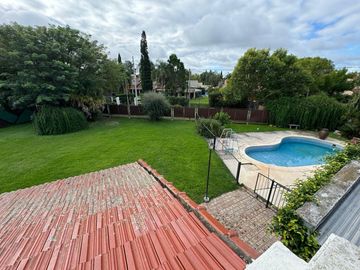 Quinta en  venta en barrio Brigadier López. Apta crédito.