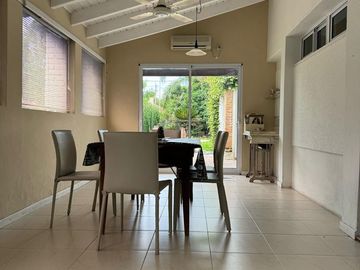 Quinta en  venta en barrio Brigadier López. Apta crédito.
