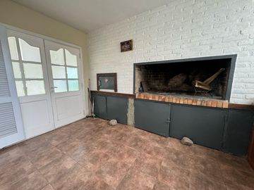 Quinta en  venta en barrio Brigadier López. Apta crédito.