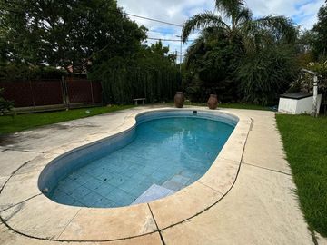 Quinta en  venta en barrio Brigadier López. Apta crédito.