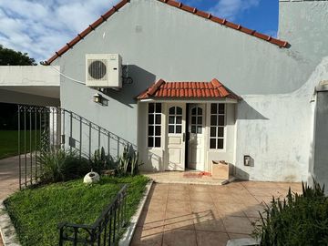 Quinta en  venta en barrio Brigadier López. Apta crédito.