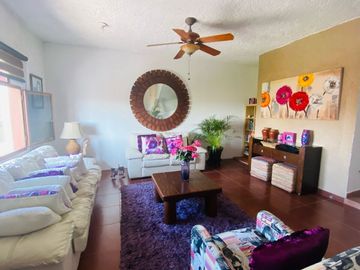 CASA EN VENTA EN CONTRY SOL 4TO SECTOR