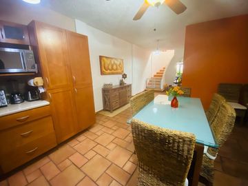 CASA EN VENTA EN CONTRY SOL 4TO SECTOR