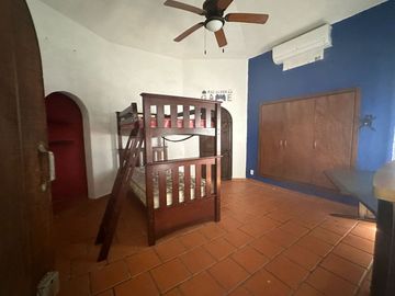 CASA EN VENTA EN CONTRY SOL 4TO SECTOR