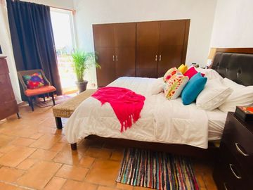 CASA EN VENTA EN CONTRY SOL 4TO SECTOR