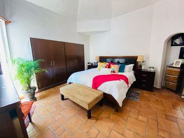 CASA EN VENTA EN CONTRY SOL 4TO SECTOR