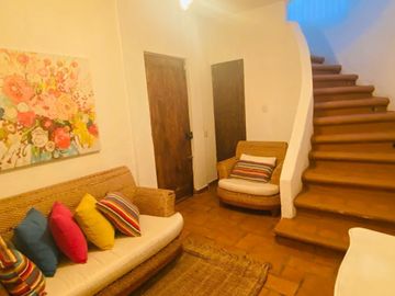 CASA EN VENTA EN CONTRY SOL 4TO SECTOR