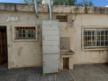 Casa en venta - 2 Dormitorios 2 Baños - 250Mts2 - Córdoba